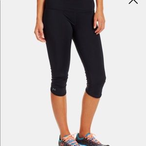 Under Armour HeatGear Capris Size XS Black/Coral